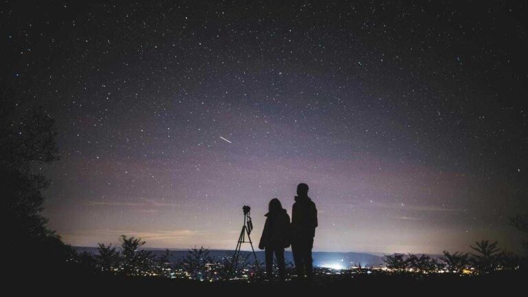 UFO and UAP Mysteries: The Pentagon and Researchers Analyze Puzzling Phenomena. Fot. Yuting Gao/Pexels