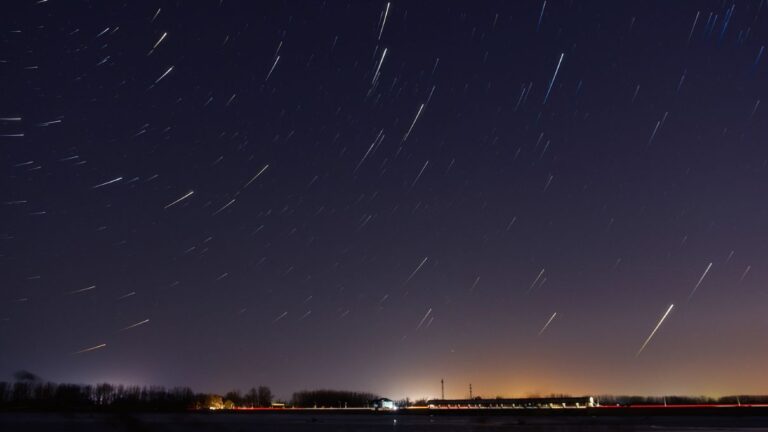 Alpha Monocerotid meteor shower Alpha Monocerotids maximum falling stars in November. Photo RayWong2016 / Pexels