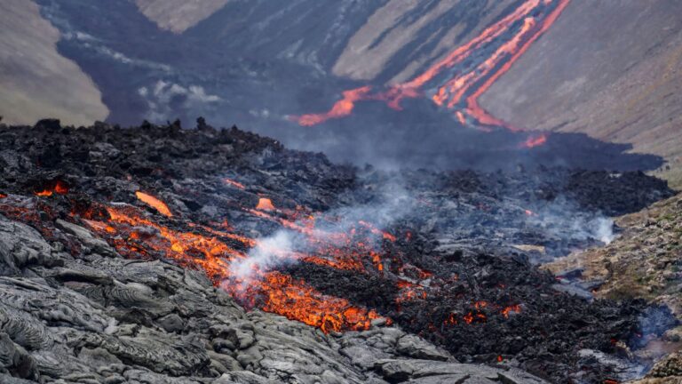 How Earth was formed: a field of slowly cooling, smoking magma.