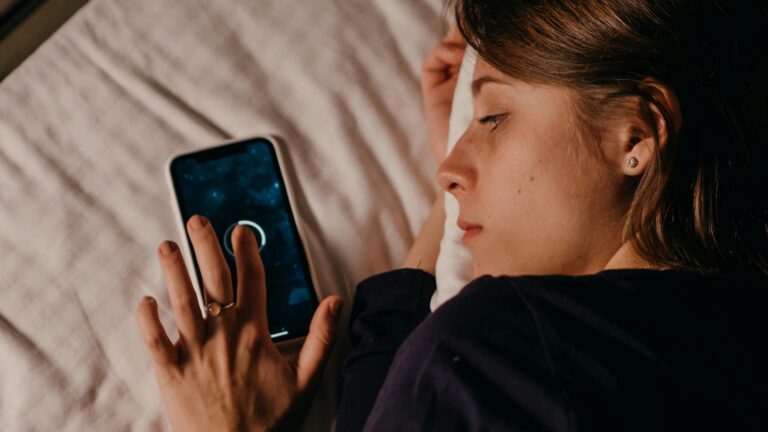 social media and sleep social media influence mental health issues X Twitter