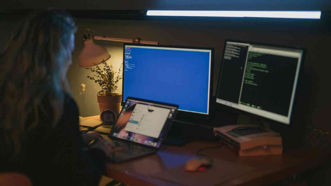 Report: Crypto scams in 2025 have reached record levels.