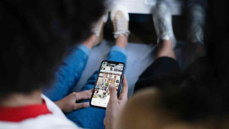 Social media restrictions for minors are a direct response to the growing influence of digital platforms on the mental health of the youngest users. A rising body of research demonstrates that prolonged smartphone use can deepen addiction, decrease concentration, and damage social relationships. Consequently, the discussion surrounding children's online safety is becoming a cornerstone of public debate in Poland and across the globe.