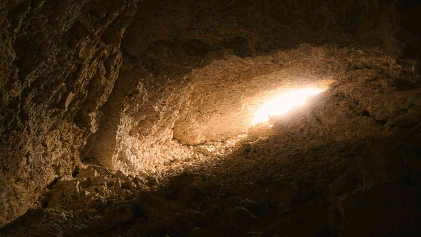 Tunnels on the Moon and Mars could serve as sites for future astronaut bases.