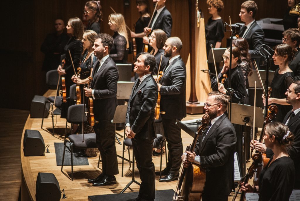 Stanley Dodds conducts the Cavatina Philharmonic Orchestra—one of the ensembles showing that even in a time when high culture is said to be in crisis, culture in Poland can still impress with its quality and sensitivity.