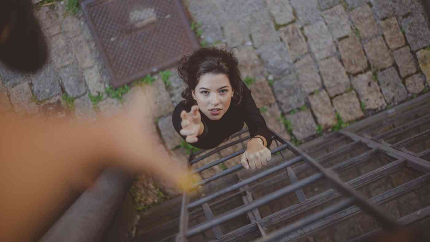 How to Help Others. Small Gestures That Change the World