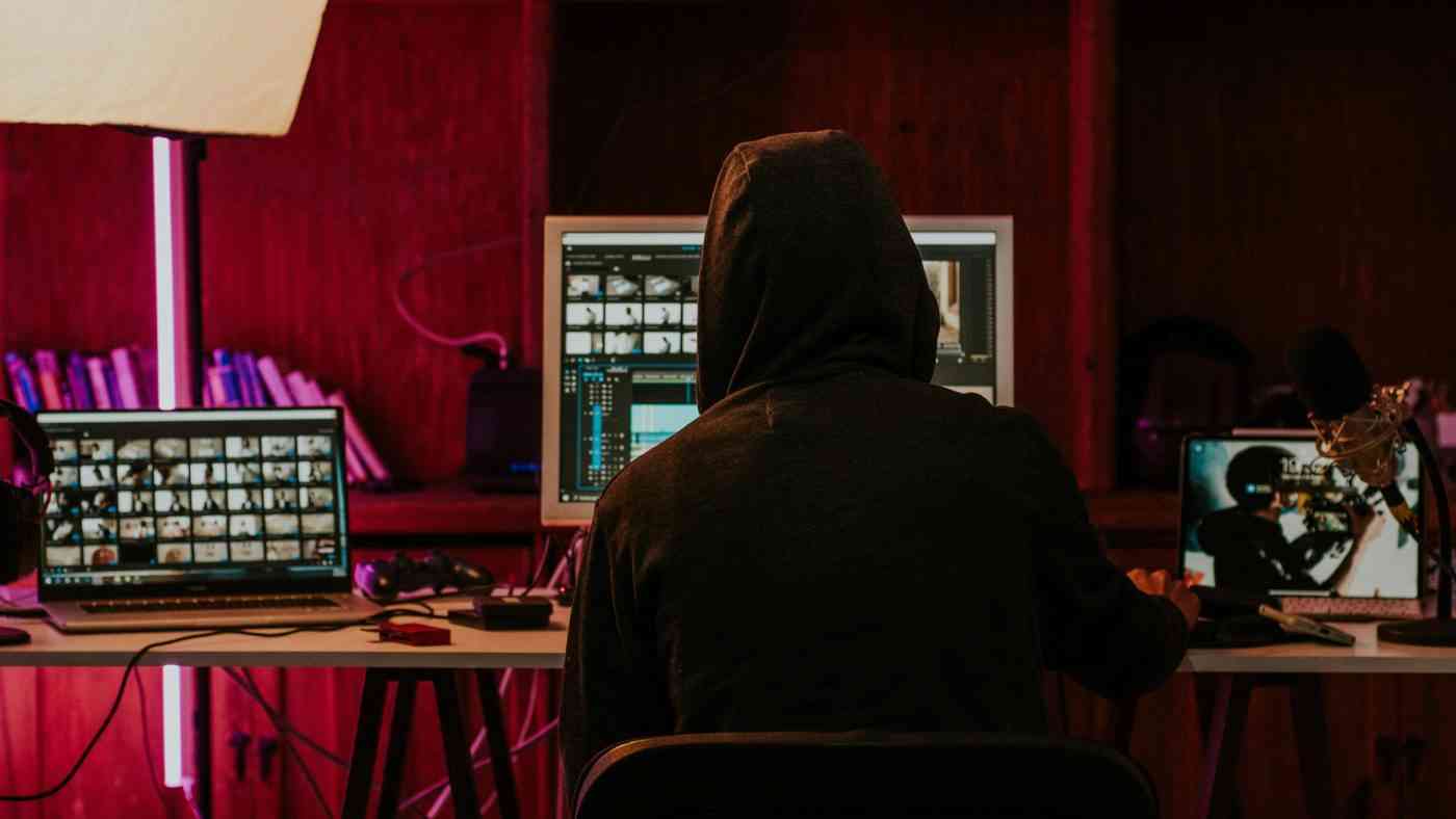 How to Spot a Deepfake? The Infocalypse Threatens Democracy