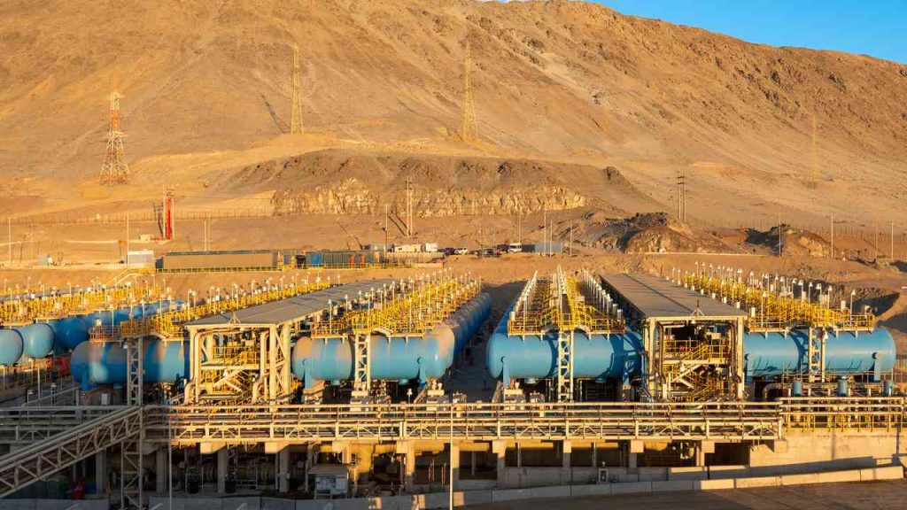 Desalination facilities in the Persian Gulf states are no longer just features of the region’s industrial landscape. In an area without permanent rivers, turning seawater into drinking water has become essential to everyday life, the growth of cities, and state security. In a world where water as a weapon has ceased to be a mere figure of speech, this infrastructure may become one of the key targets of future conflicts.