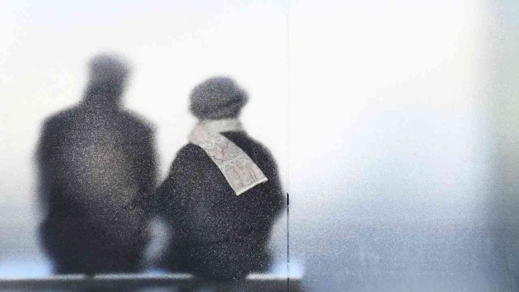 Population aging means that more and more seniors face isolation and weakening social ties. Loneliness among older adults is one of the greatest demographic challenges.