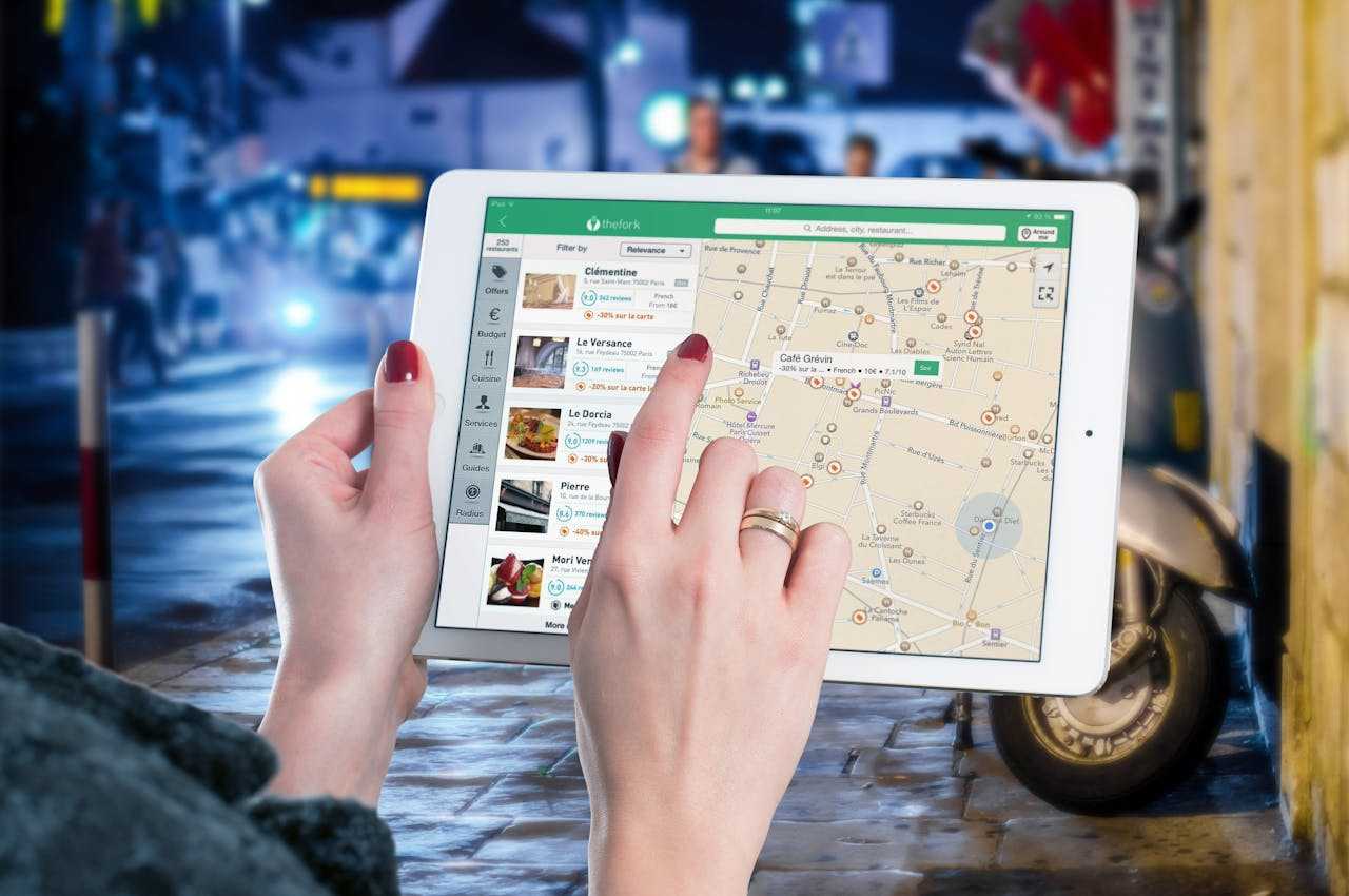 Google Maps odbierają nam wolność? Szanse i zagrożenia