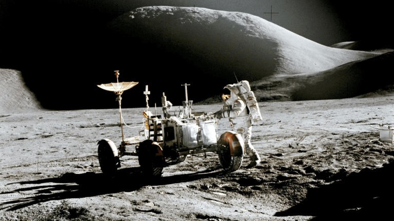 Nagroda NASA, astronauta na obcej planecie z łazikiem.