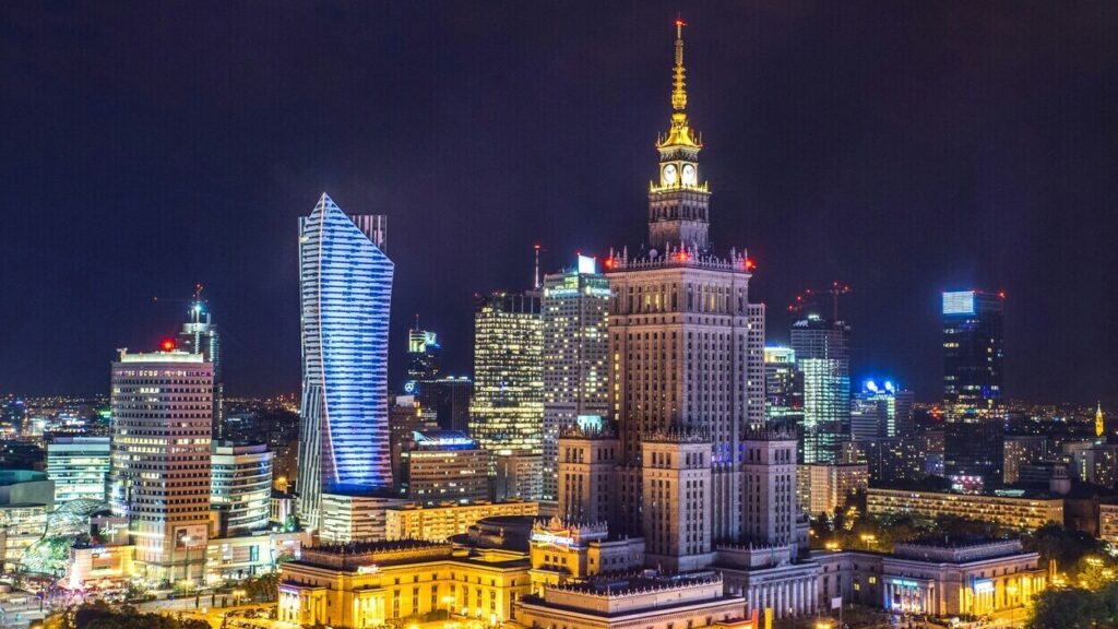 Rozwój Polski. Polska w XXI w. Warszawa. Fot. Kamil Gliwiński/Unsplash