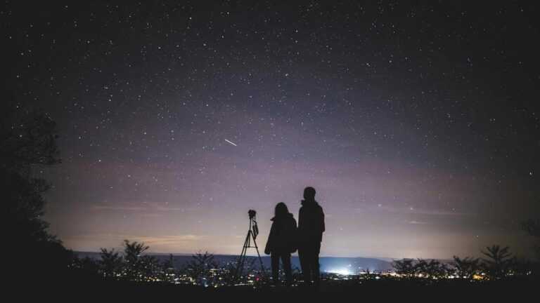 Tajemnice UFO i UAP. Pentagon i badacze analizują zagadkowe zjawiska. Fot. Yuting Gao/Pexels