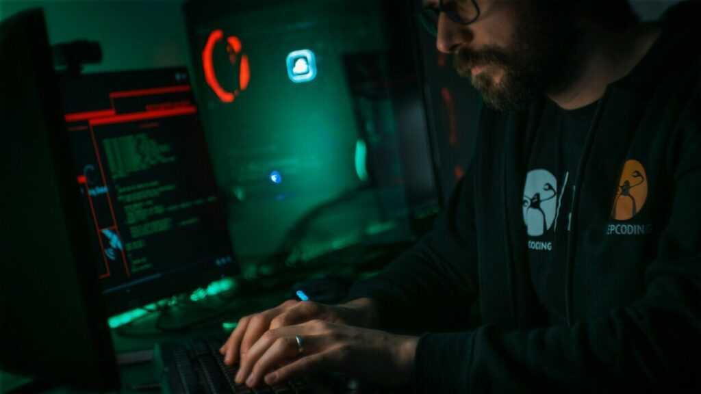 Cyberwojna przeciwko Polsce. Zdjęcie ilustracyjne. Fot. KeepCoding/Unsplash