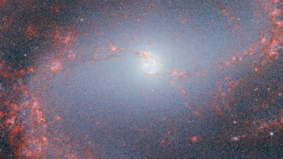 Lód wodny w kosmosie, Fot. NASA
