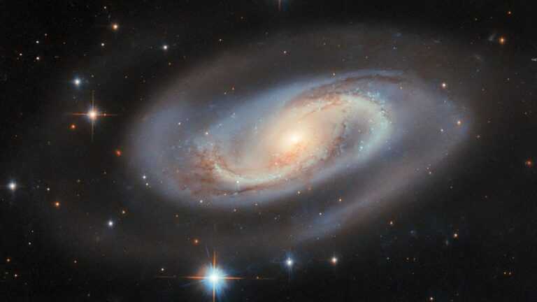 Nstarsza galaktyka we wszechświecie: zdjęcie spiralnej galaktyki uchwyconej przez teleskop Hubble’a.