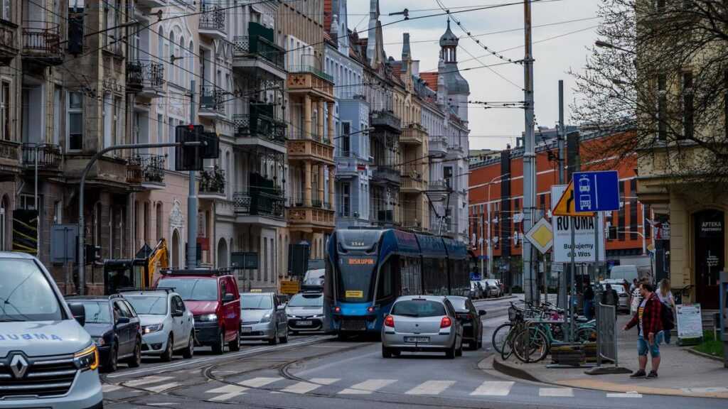 Piesi kontra kierowcy: ruch uliczny w Poznaniu