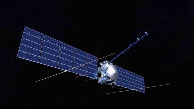Poszukiwanie życia na Europie: sona Europa Clipper w przestrzeni kosmicznej