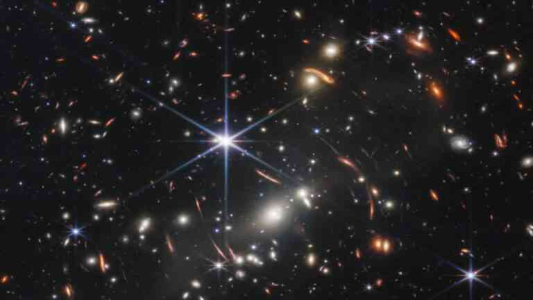 Najbardziej odległa gwiazda: zdjęcie kosmosu z teleskopu Jamesa Webba. Fot. NASA, ESA, CSA, STScI