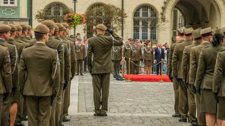 Ryzyko wojny w Polsce. Kto obroni nasz kraj w razie wojny? Czy wschodnia flanka jest bezpieczna? Rozmowa z Tomaszem Szatkowskim, byłym ambasadorem RP przy NATO. Fot. SHOX art /Pexels