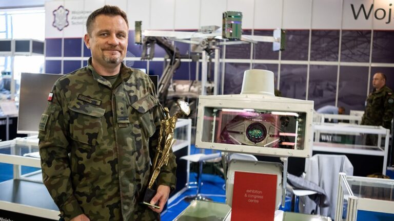 Polska broń przeciw dronom – laserowy system wykrywania dronów opracowany przez naukowców z Wojskowej Akademii Technicznej.Fot. WAT / Materiały prasowe