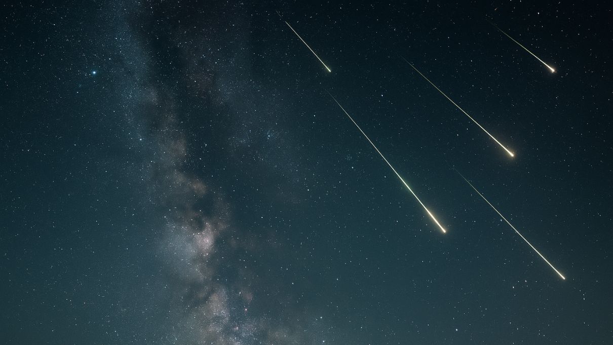 Deszcz meteorów Orionidów rój meteorów Orionidy obserwacja Orionidów 2025 Fani astronomii będą mieć pokaz