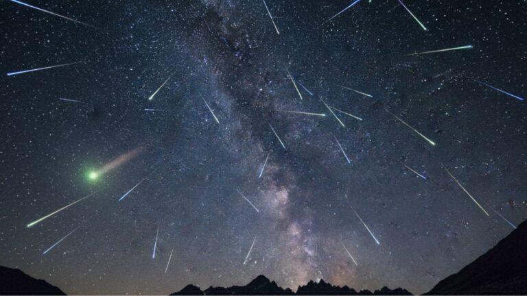 Orionidy rój meteorów kometa lemmon wydarzenia astronomiczne w październiku 20-22 października na niebie pojawią się Orionidy i kometa Lemmon
