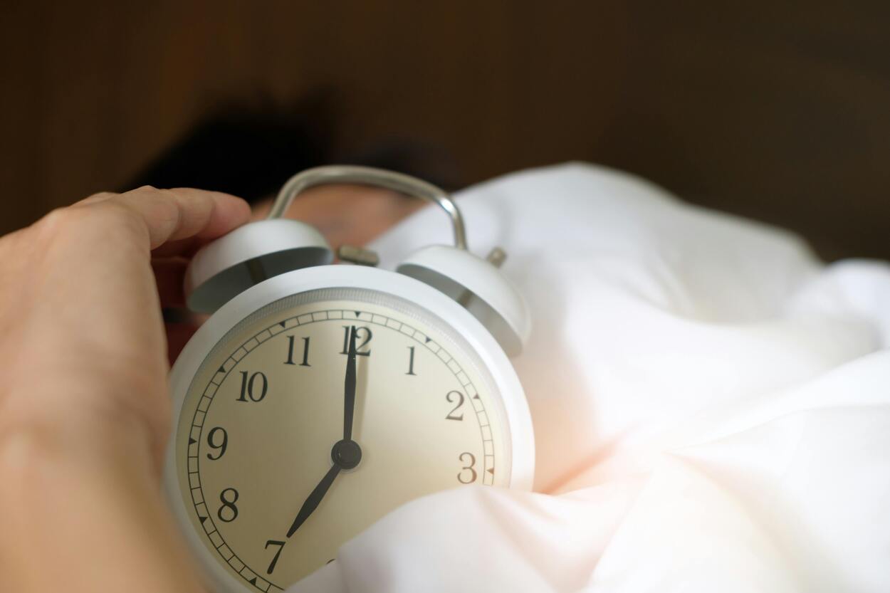 Zmiana czasu szkodzi mózgowi i sercu – jak się ochronić w 3 krokach