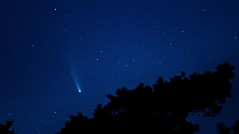 Południowe Taurydy obserwacja rój meteorów listopad Południowe Taurydy mają szczyt 5 listopada