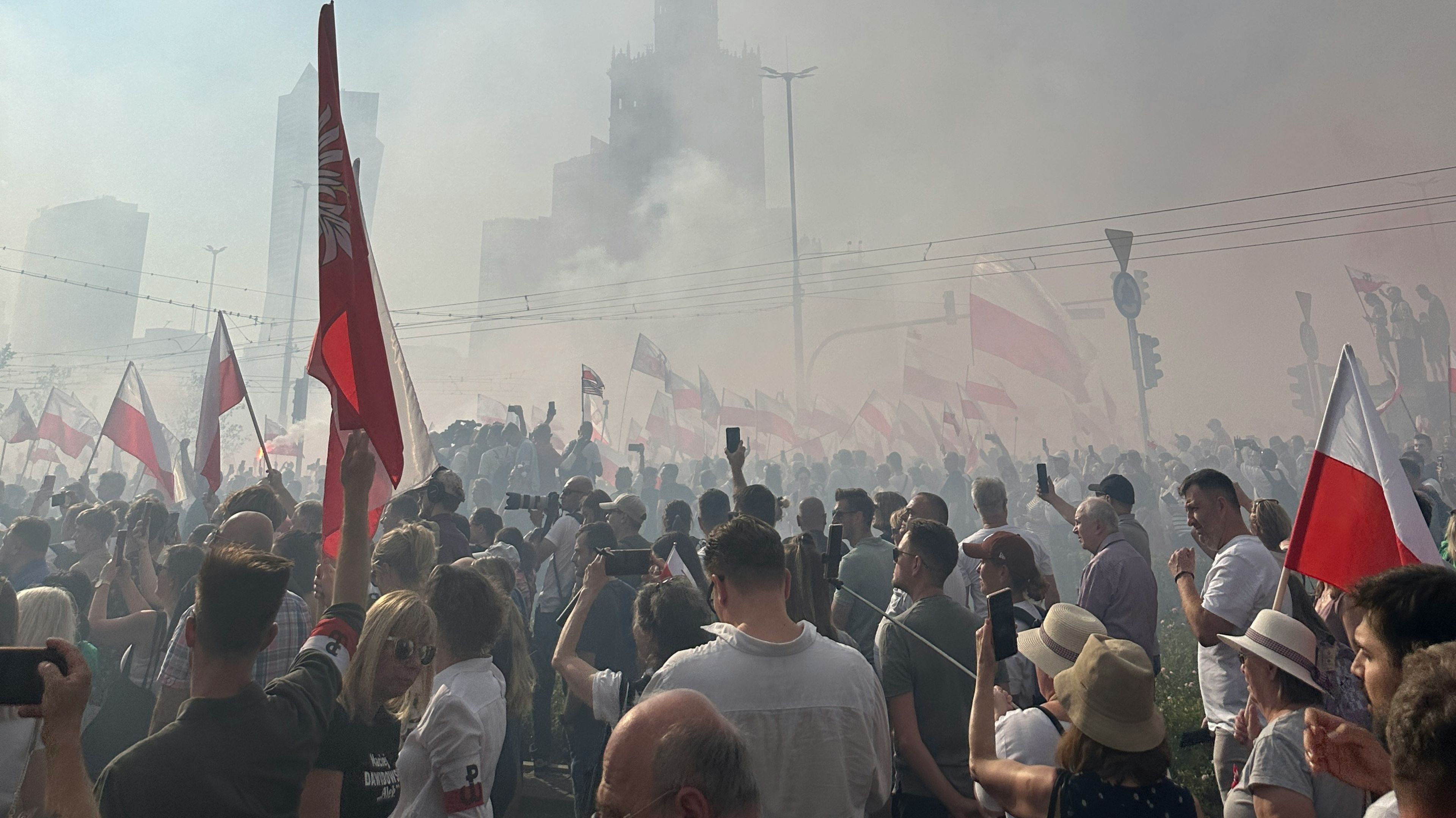 nastroje polityczne Polaków obawy Polaków o demokrację demokracja w Polsce Badania ipsos wykazały, że Polacy są zadowoleni z demokracji, ale boją się o jej przyszłość.