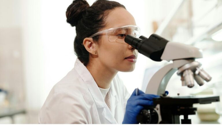 nowinki w medycynie leczenie chorób krwi, krwiotwórcze komórki macierzyste Badacze z Univeristy of Cambridge stworzyli struktury do produkcji komórek macierzystych krwi.