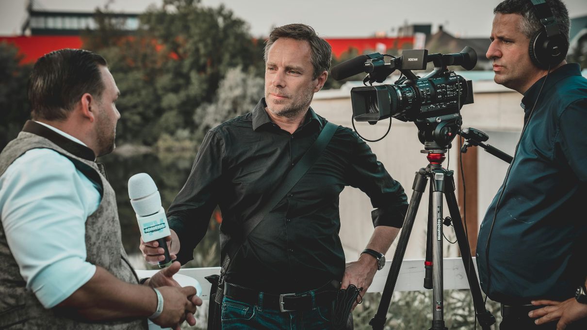 polityka a media zaufanie do mediów poglądy polityczne dziennikarzy Badania naukowców z USA dowiodły, że ludzie nie ufają redakcji, tylko obiektywnym dziennikarzom w sprawie polityki.