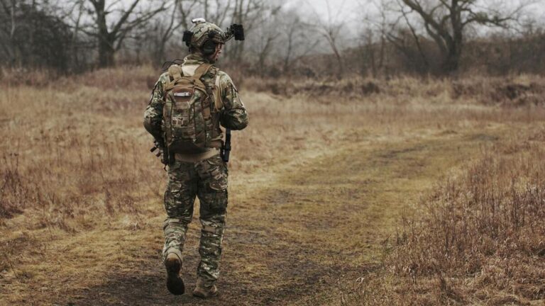 Żołnierz w terenie – realna siła armii poza rankingami potęgi militarnej