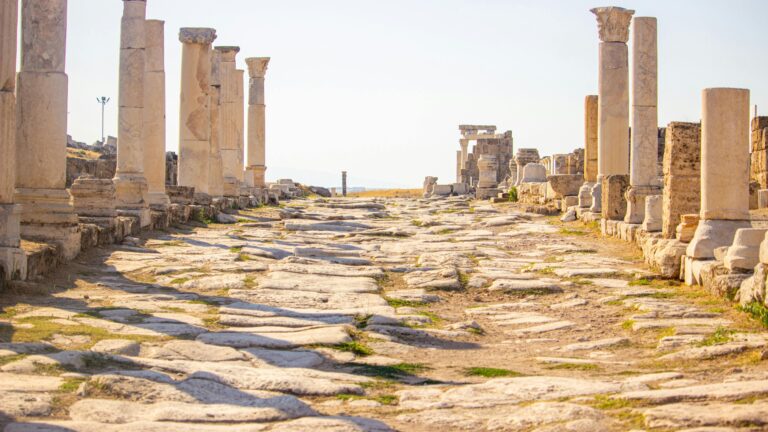 archeologia starożytnego Rzymu rzymskie drogi mapa Badacze m.in. z Hiszpanii stworzyli mapę, według której znamy tylko 3 proc. dróg rzymskich.