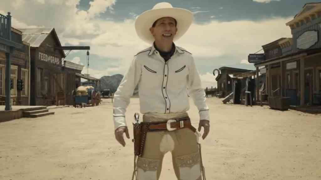 Kadr z filmu „Ballada o Busterze Scruggsie” – westernowa scena z bohaterem na pustej ulicy miasteczka