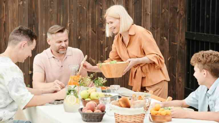 Kiedy zacząć jeść? Nuka podważa zasady etykiety