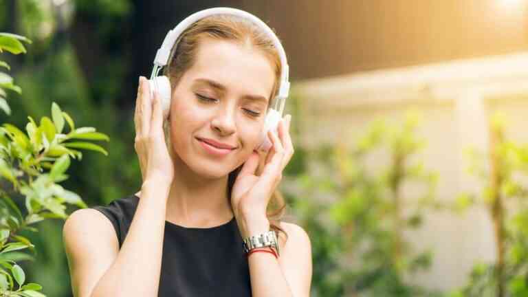 naukowcy odkryli na czym polega rozumienie muzyki. Mózg przyswaja struktury muzyczne, gdy słuchamy.