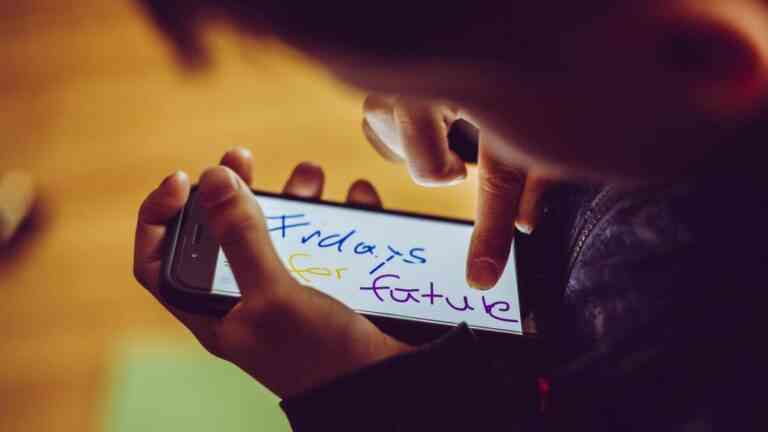 Zakaz social mediów nie rozwiązuje problemów ze skupieniem dzieci