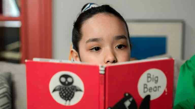 Dzieci przestają czytać książki. Niepokojący trend