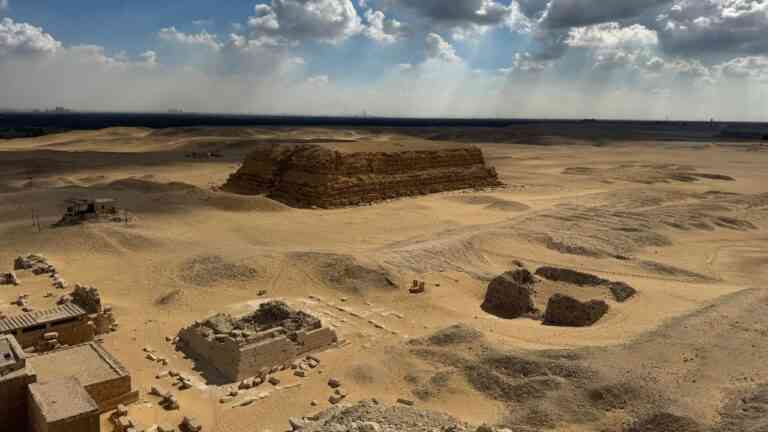 Kompleks grobowy faraona Szepseskafa, widok od południowego-zachodu,