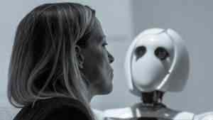 W epoce sztucznej inteligencji pytanie „kim jest człowiek” nabiera nowego znaczenia