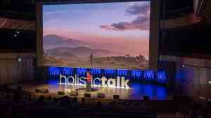 Konferencja Holistic Talk na scenie Cavatina Hall w Bielsku-Białej