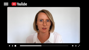 Marta Kubacka mówi w materiale na YouTube o problemach w komunikacji i komunikacji międzykulturowej.