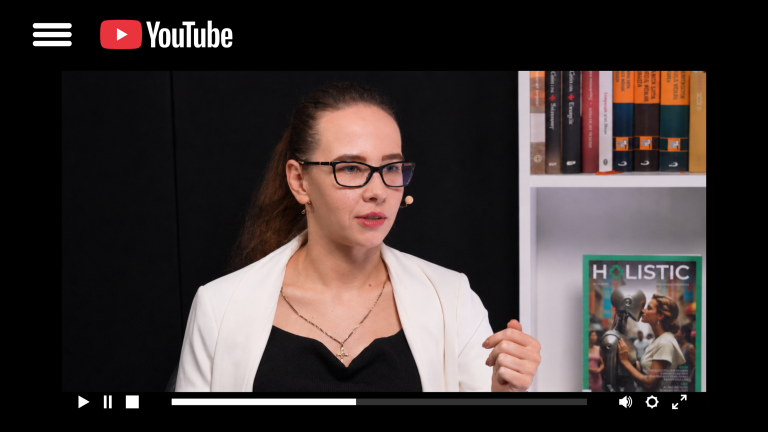 Dr Klara Spurgjasz w studiu Holistic News tłumaczy, jak bronić się przed dezinformacją, propagandą Kremla i decepcją.