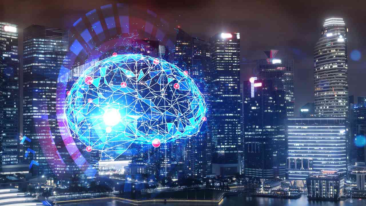 Panorama Singapuru nocą z graficznym symbolem sztucznej inteligencji w kształcie cyfrowego mózgu.