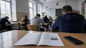 Badanie PISA 2025 – uczniowie podczas testu w polskiej szkole